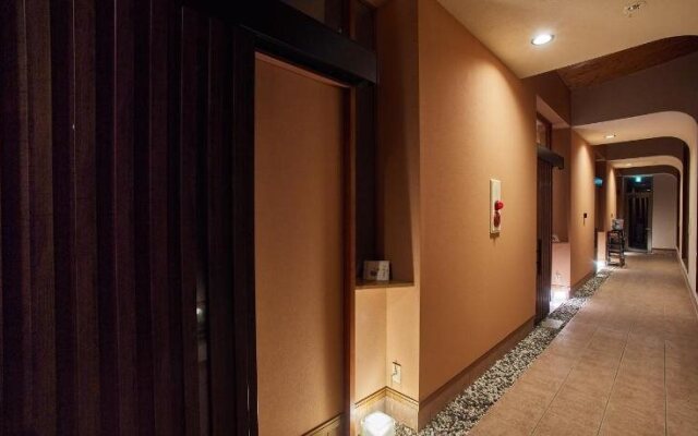 Ryokan pebble Takashima