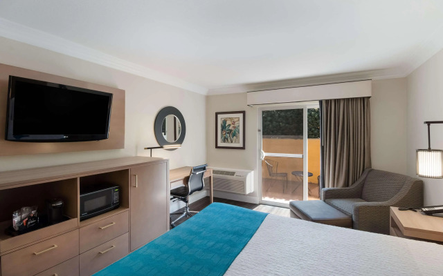 Best Western Woodland Hills Inn