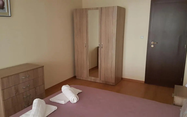 Zefira Apartments
