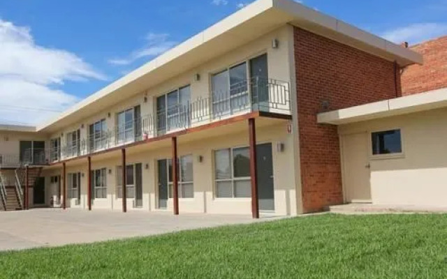 Seven Pines Motor Inn