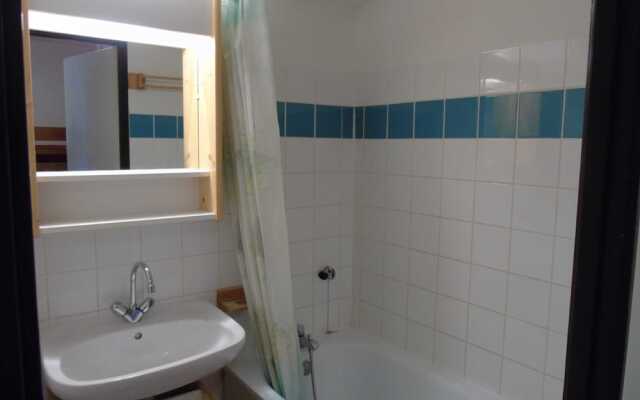 Lou Services Apartment CB43 LSI 001