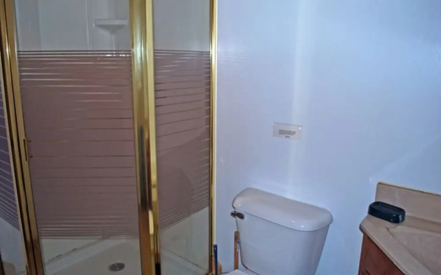 Arlington - Elbert's - 5 Br Duplex