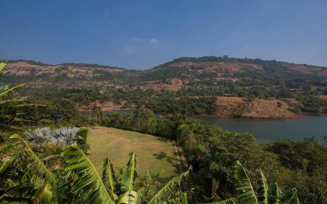 StayVista at Lake Mansion