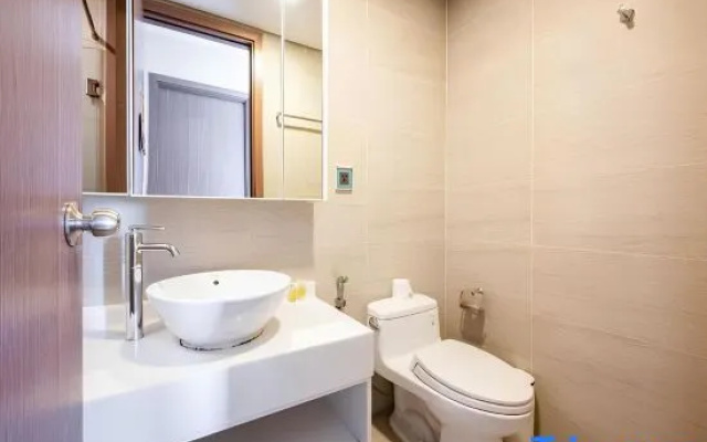The Suite Landmark City View – Bathroom – Ho Chi Minh City