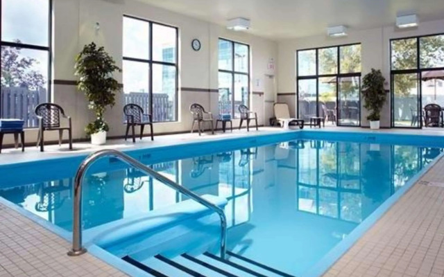 Quality Inn and Suites Brossard