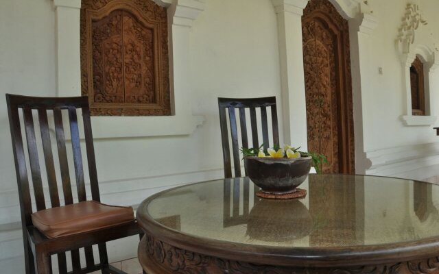 Dayu Alit Budakeling