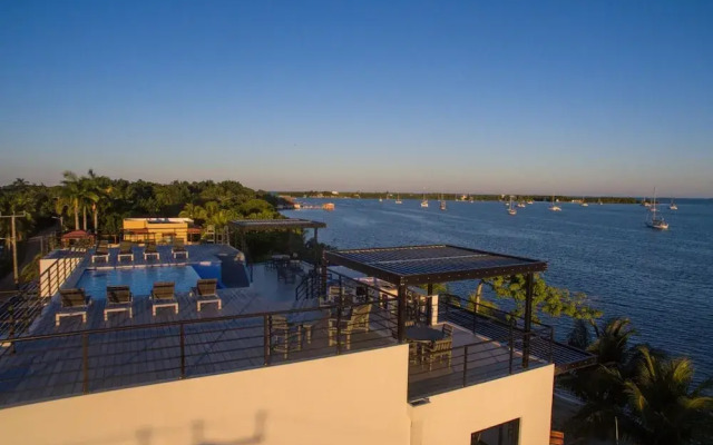 Oceanfront Sunset Gecko Condo - Second Floor 2A