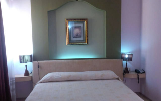 Theranda Hotel