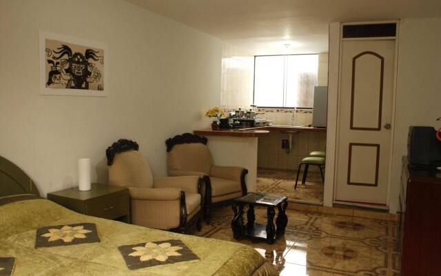 LYNIK La Casa de Blanca