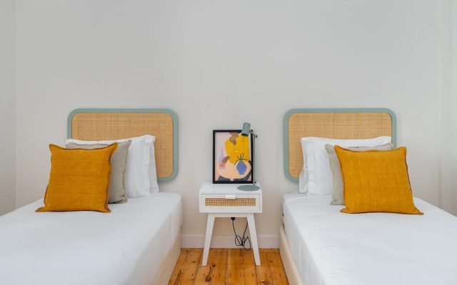 Brand new luxury apartment riverside