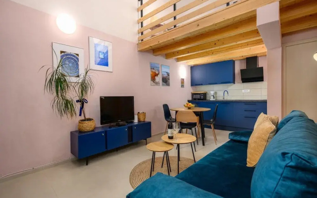 Modern Apartment Near the Beach