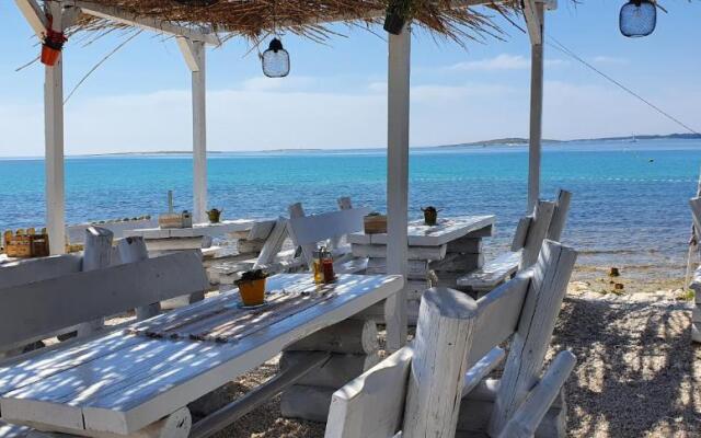 Medulin Luxury Apartments with beautiful garden 100 m from beach
