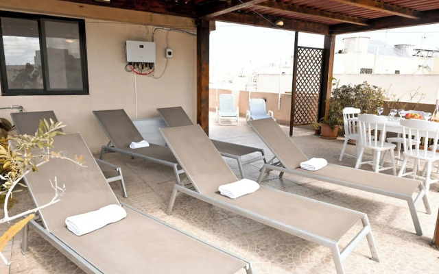 Mediterranea Sunny Maltese Townhouse