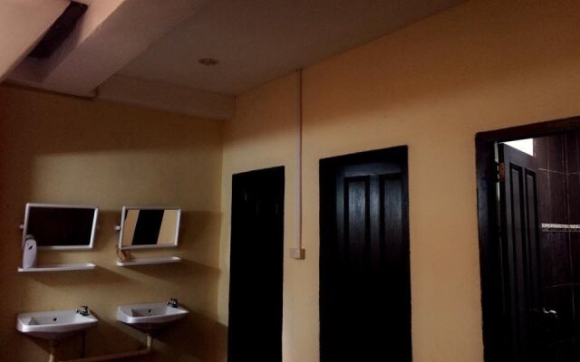Niny Backpacker Hotel