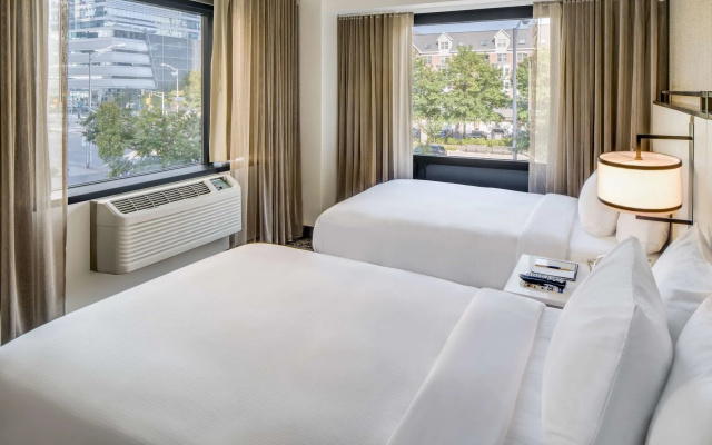 DoubleTree by Hilton Hotel & Suites Jersey City