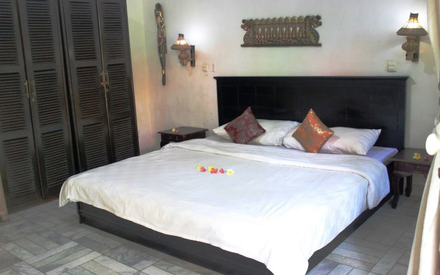 Anom Beach Hotel