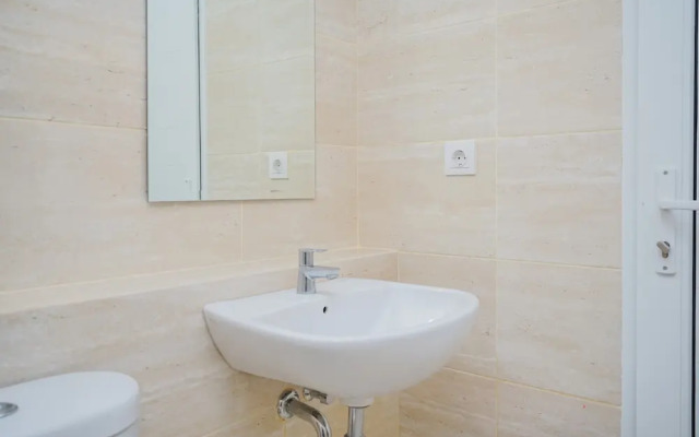 Fully Furnished with Comfortable Design 2BR Apartment Springwood Residence