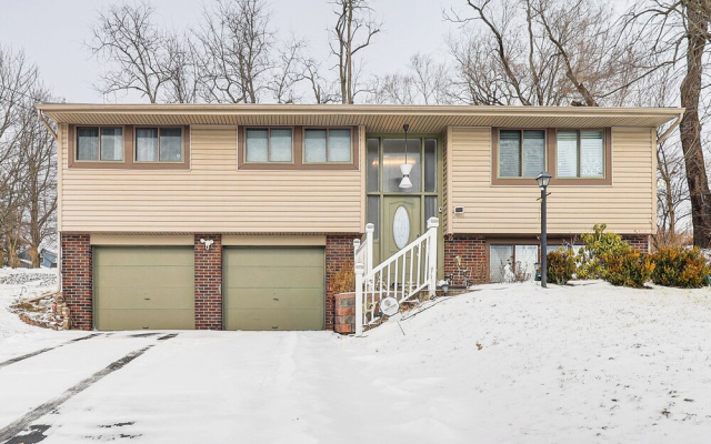 Remote-work Ready: Family Home Near Pittsburgh
