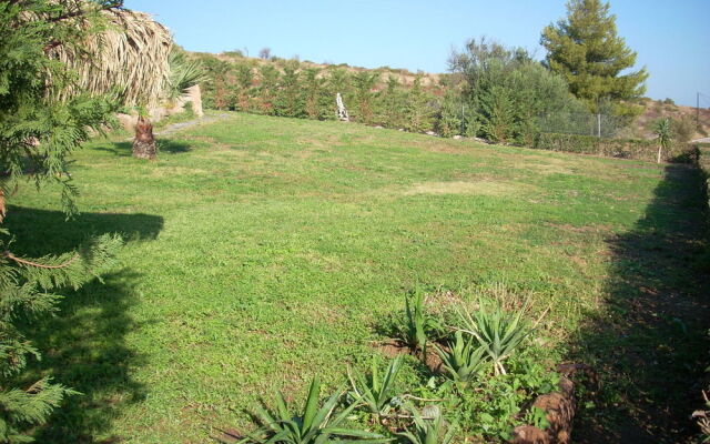 Cavo Petra Hotel