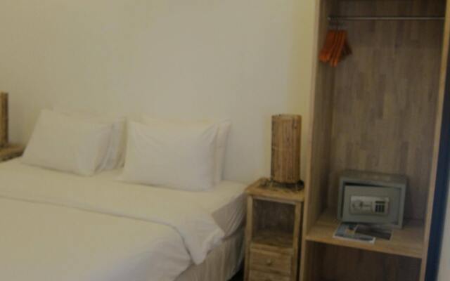 Scallywags Mango Motel