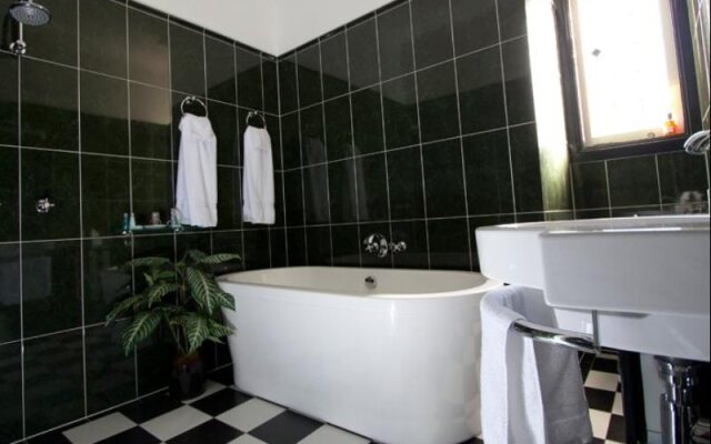 Amore Boutique Bed & Breakfast