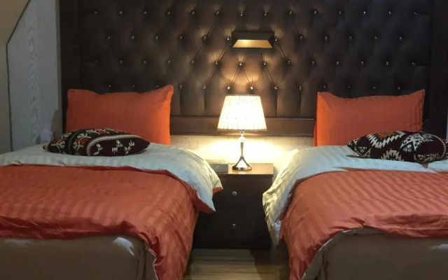 Sharah Luxury Camp