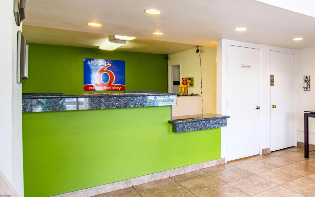 Studio 6 Cypress, CA