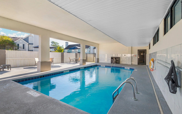 Comfort Suites Savannah Gateway I-95