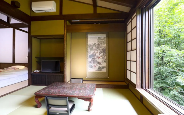 Shigakogen Milky Hot Spring Keikokunoyu