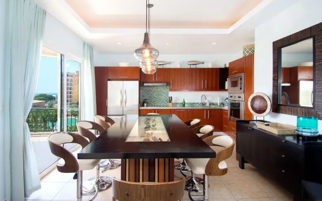 Aqua Vue by Island Properties Online