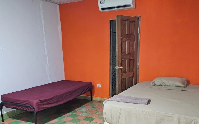 Cuartos independientes con baño privado