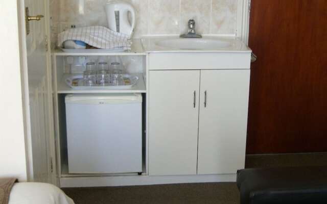 Spindrift Guest House - Adults Only