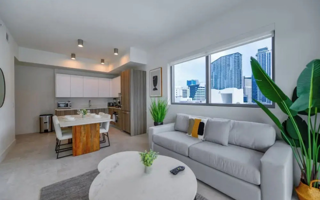 Brickell Heart Condo with Amazing Views