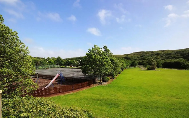 93 Clifden Glen Holiday Home