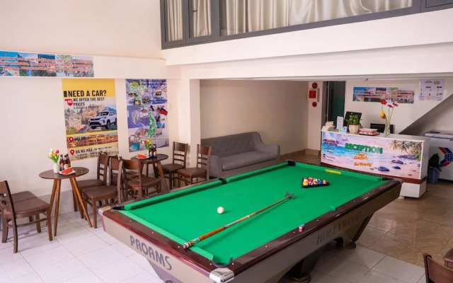 Boo HOSTEL Wifi Free and Rooftop Retreat