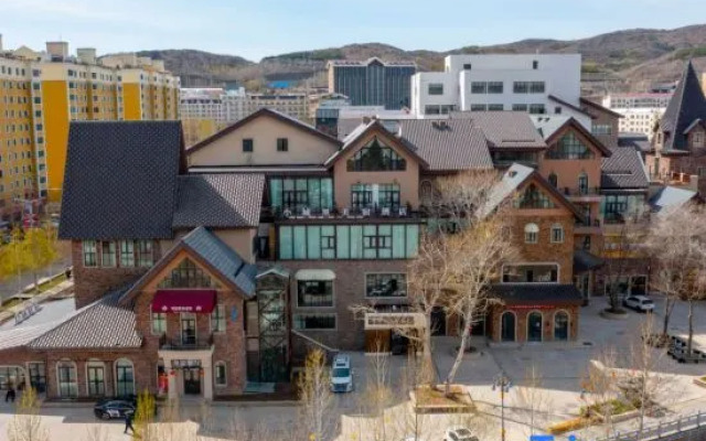 Altay Xiaochengli Meisu (Five Hundred Mile Block Store)