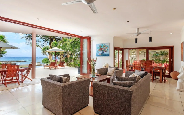 Villa Pantai by Villa Finder