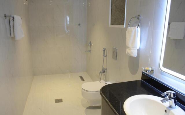 E1 Hotel