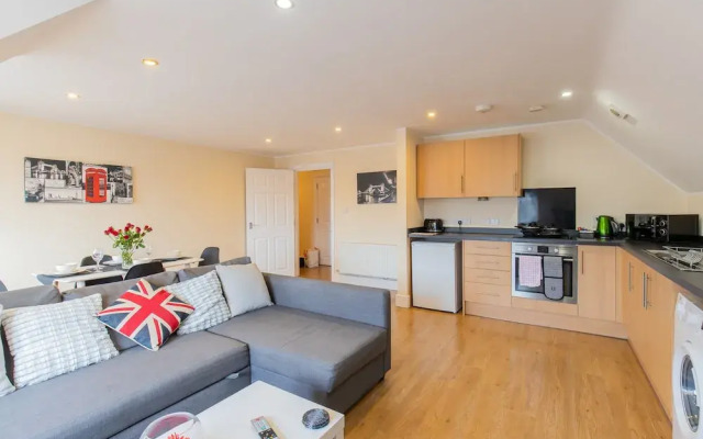 2-bedroom Penthouse, Clockhouse, Hoddesdon