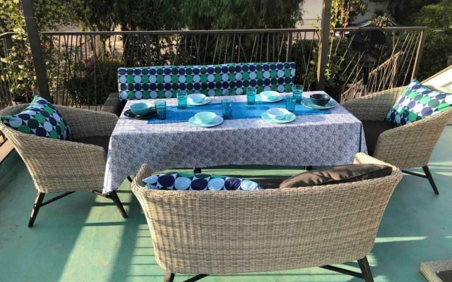 Boutique Triple House With Garden & Roof Terrace