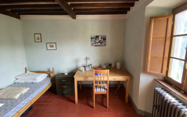 4-bed, Sleeps 8, Pets, Free Parking