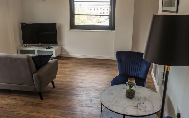 SA Today Apartments Farnborough with Fibre Wi-Fi & Netflix