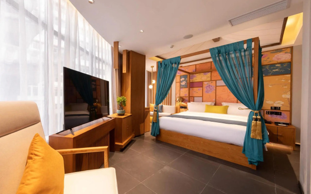 Qiuguo Hotel (Guangzhou Talujiang Metro Station)