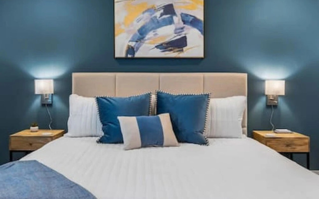 Great Location Close to Golf and Downtown