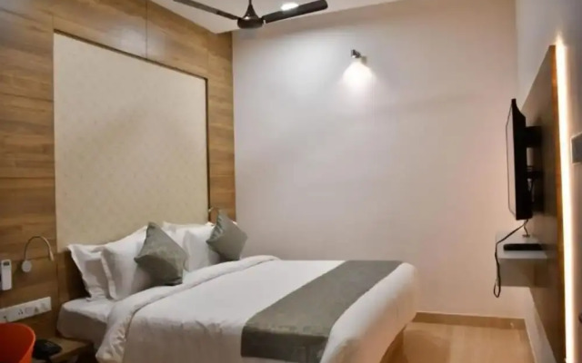 Hotel Adhikrishna Arcade