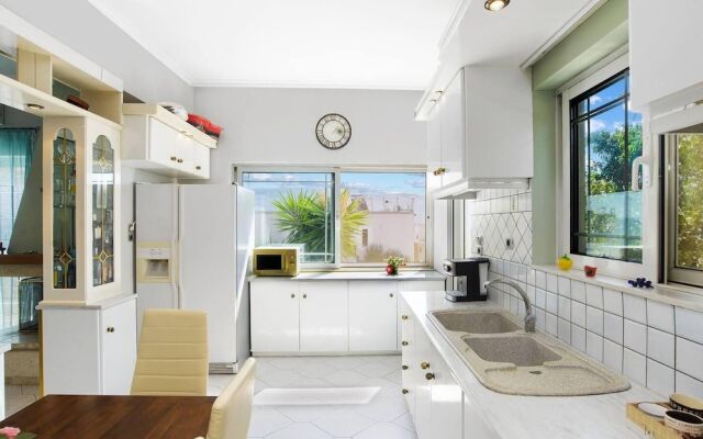 Superior Apartment - Overlooking Chania-with Pool