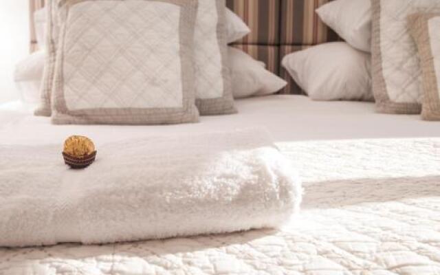 Malindila Apartment & House