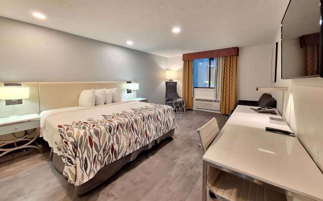 Travelodge by Wyndham Indianapolis Speedway