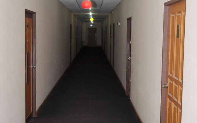 Ayutthaya Thanee Hotel