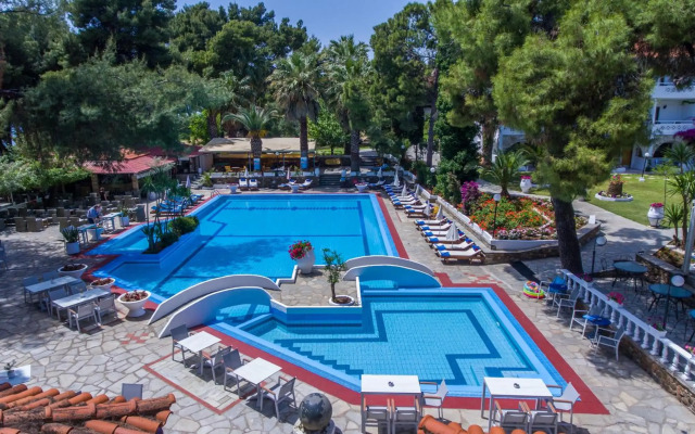 Porfi Beach Hotel